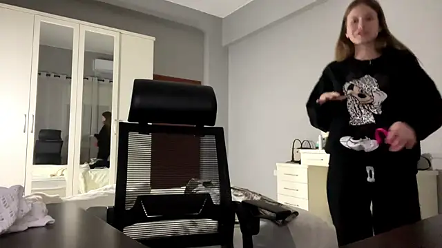 Iuckystar19 online show from 03.26.26