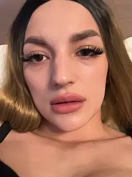 Snapshot of SashaPri chatting on 03.19.26 SashaPri online show from 03.19.26