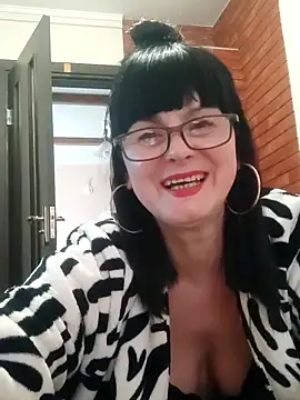 Snapshot of AliceSwan57 chatting on 04.18.26 AliceSwan57 online show from 04.18.26