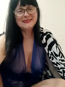 Snapshot of AliceSwan57 chatting on 04.21.26 AliceSwan57 online show from 04.21.26