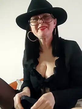 Snapshot of AliceSwan57 chatting on 04.24.26 AliceSwan57 online show from 04.24.26