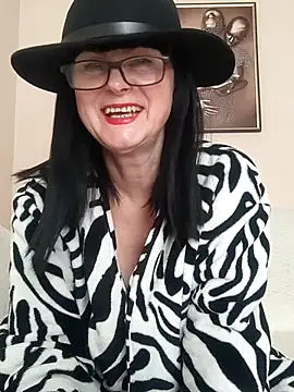 Snapshot of AliceSwan57 chatting on 04.26.26 AliceSwan57 online show from 04.26.26