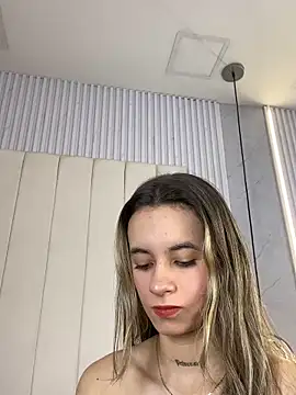 Snapshot of JuliaColemann chatting on 02.11.26 JuliaColemann online show from 02.11.26