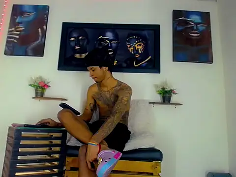 Tatoo Noah online show from 03.25.26