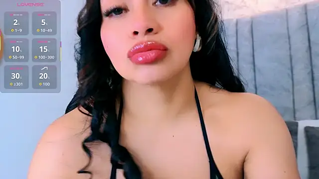Snapshot of naomy_smithxx chatting on 04.23.26 naomy smithxx online show from 04.23.26