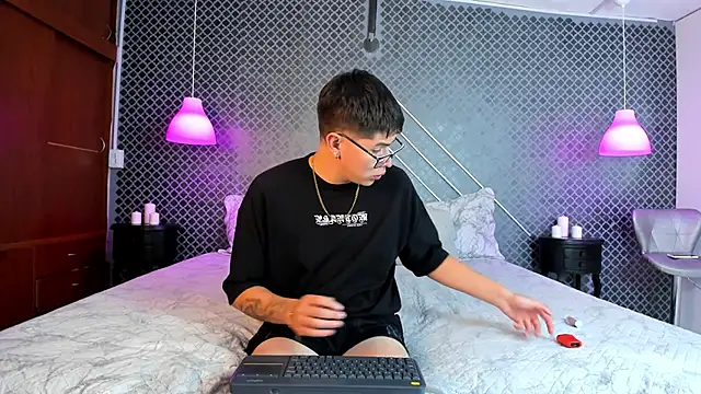 Evie demn online show from 02.11.26