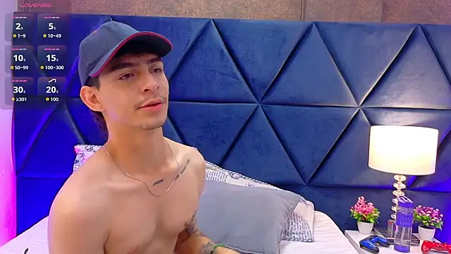 Logan Woods online show from 02.13.26