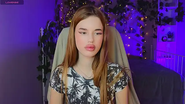 Snapshot of Anna_Lumina chatting on 02.10.26 Anna Lumina online show from 02.10.26