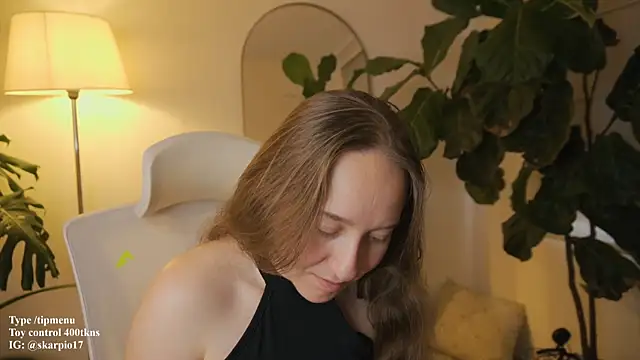 Scarlett NoirMuse online show from 02.20.26