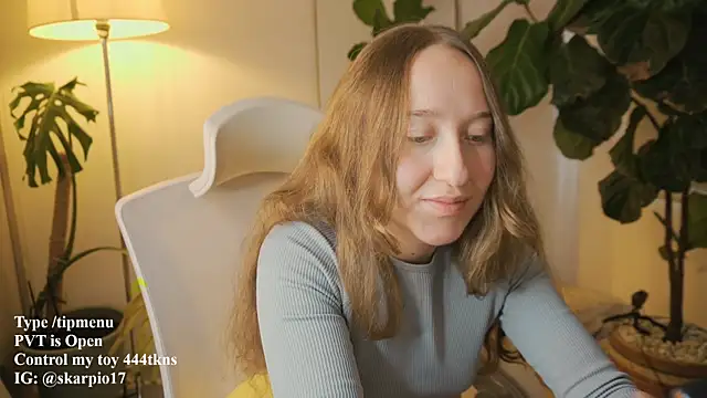 Scarlett NoirMuse online show from 03.30.26