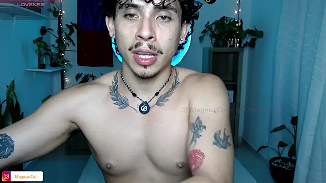 Snapshot of Magnuz_Col chatting on 02.12.26 Magnuz Col online show from 02.12.26