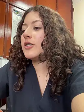 Snapshot of lizzy_luminair chatting on 02.17.26 lizzy luminair online show from 02.17.26