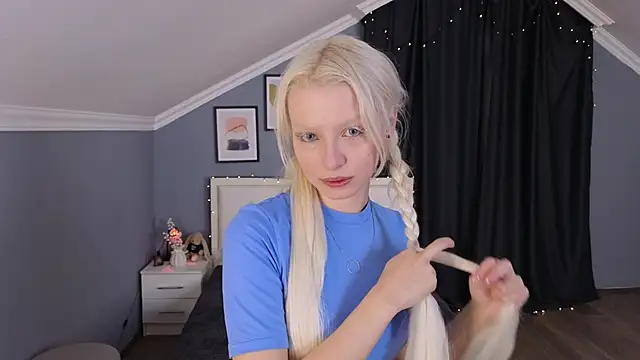 Naomi Demio online show from 03.05.26