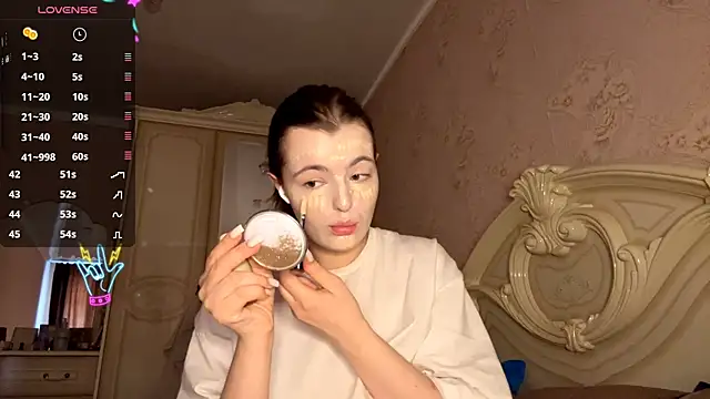 Snapshot of MistressBabe chatting on 05.22.26 MistressBabe online show from 05.22.26