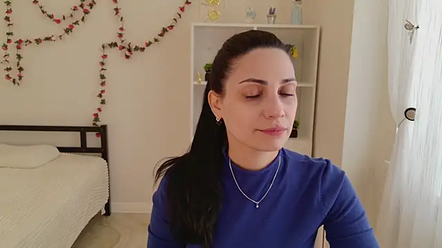 LovelyBeatrice online show from 04.11.26