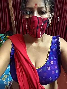 Snapshot of Little-Roshni chatting on 07.16.26 Little-Roshni online show from 07.16.26
