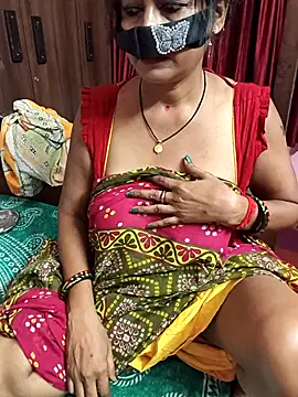 Snapshot of Little-Roshni chatting on 07.28.26 Little-Roshni online show from 07.28.26