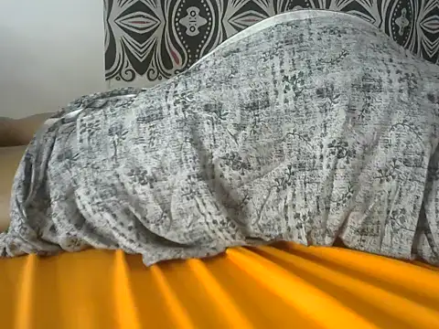 Snapshot of Pearlod2 chatting on 02.01.26 Pearlod2 online show from 02.01.26