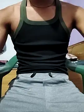 Snapshot of its_rising_star chatting on 03.21.26 its rising star online show from 03.21.26