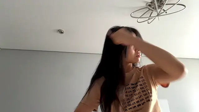 SweetMiaXO online show from 04.02.26