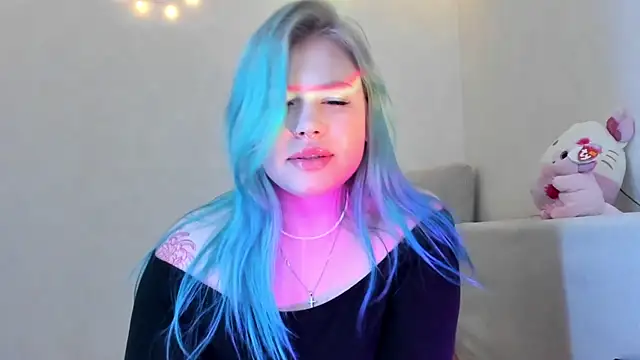 Snapshot of Lulu_Di chatting on 05.16.26 Lulu Di online show from 05.16.26