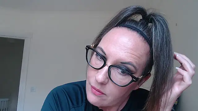 Snapshot of PsychicDominatrix chatting on 07.25.26 PsychicDominatrix online show from 07.25.26