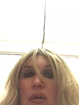 Snapshot of Snejnaya chatting on 02.21.26 Snejnaya online show from 02.21.26