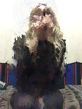 Snapshot of Snejnaya chatting on 03.13.26 Snejnaya online show from 03.13.26