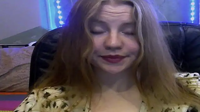 Snapshot of Space_Girls_699 chatting on 02.12.26 Space Girls 699 online show from 02.12.26