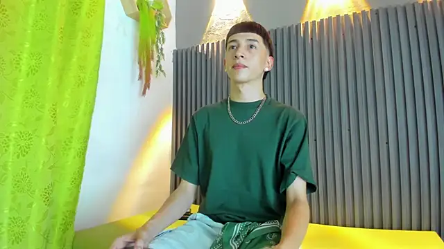 Snapshot of lian_cameron chatting on 03.02.26 lian cameron online show from 03.02.26