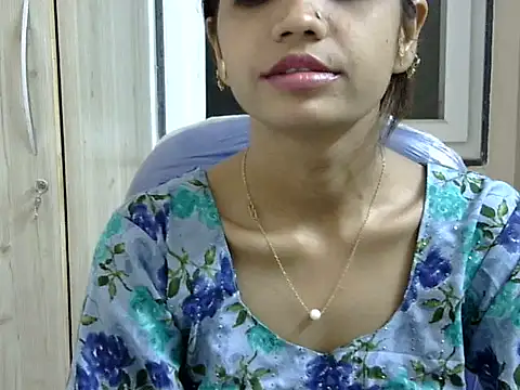 Snapshot of Kulsum_S chatting on 03.27.26 Kulsum S online show from 03.27.26