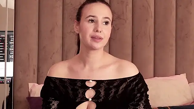 MavisReeve online show from 02.06.26