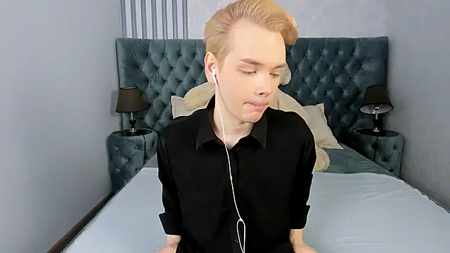 Snapshot of Je_Salvatore chatting on 02.04.26 Je Salvatore online show from 02.04.26