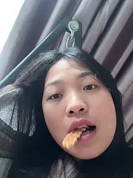 Snapshot of Lyn-be99 chatting on 02.06.26 Lyn-be99 online show from 02.06.26