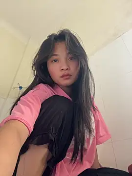 Snapshot of Lyn-be99 chatting on 02.20.26 Lyn-be99 online show from 02.20.26