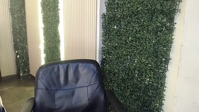 liliana pink online show from 04.08.26