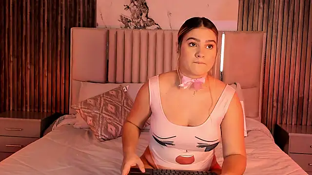 Snapshot of Liiahfontaine chatting on 02.02.26 Liiahfontaine online show from 02.02.26