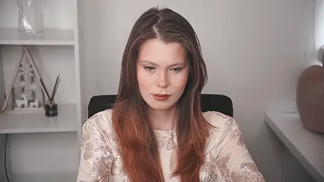 Snapshot of MarnieWootan chatting on 02.24.26 MarnieWootan online show from 02.24.26