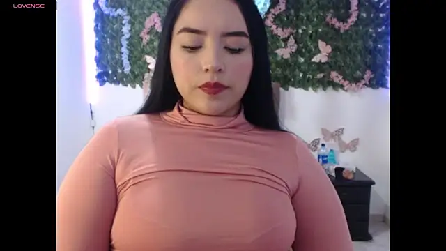 Snapshot of adara_cute_69 chatting on 05.05.26 adara cute 69 online show from 05.05.26