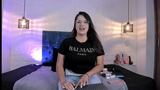 Snapshot of samantha_foxyy chatting on 05.18.26 samantha foxyy online show from 05.18.26