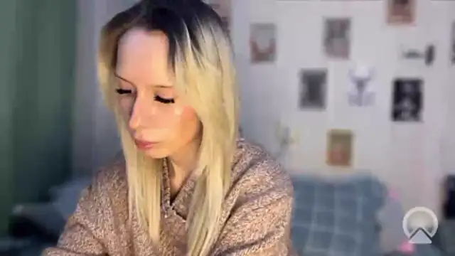 Snapshot of DellaCampbell chatting on 02.04.26 DellaCampbell online show from 02.04.26