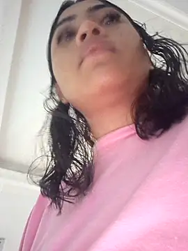 Snapshot of Layla_em chatting on 02.13.26 Layla em online show from 02.13.26