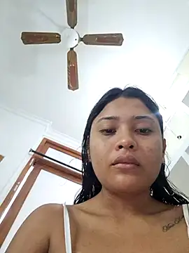 Snapshot of Layla_em chatting on 02.26.26 Layla em online show from 02.26.26