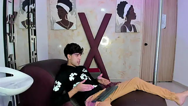 PRETTY COCK1 online show from 04.17.26