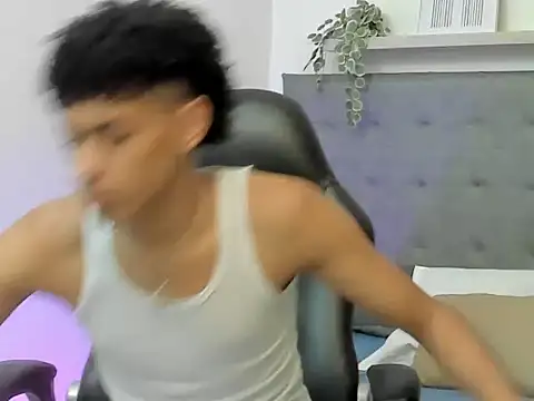 Snapshot of wes_gibbings chatting on 02.10.26 wes gibbings online show from 02.10.26