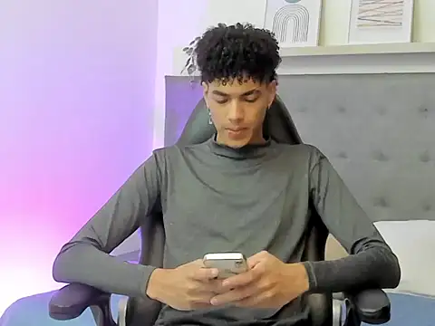 Snapshot of wes_gibbings chatting on 02.11.26 wes gibbings online show from 02.11.26