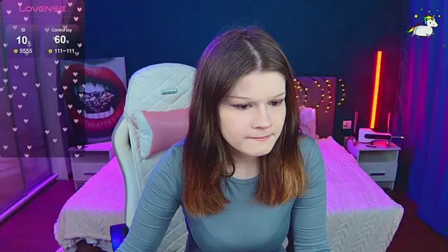 Snapshot of Lunatrend chatting on 03.01.26 Lunatrend online show from 03.01.26