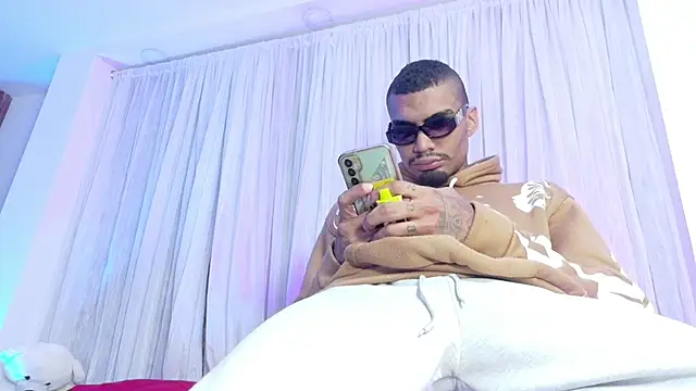 Snapshot of Rpoolrboy chatting on 05.16.26 Rpoolrboy online show from 05.16.26