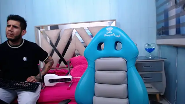 Snapshot of allison_max_tattoo chatting on 02.08.26 allison max tattoo online show from 02.08.26