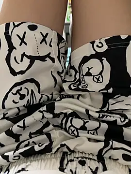 Snapshot of llkiki chatting on 02.25.26 llkiki online show from 02.25.26